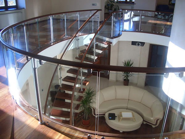 Mẫu cầu thang đẹp và cá tính trong nhà phố